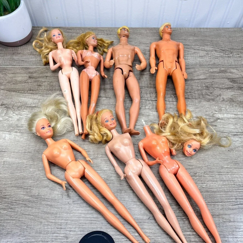 Lot Of 7 Vintage‎ Barbie And Ken Dolls From 70's 80's